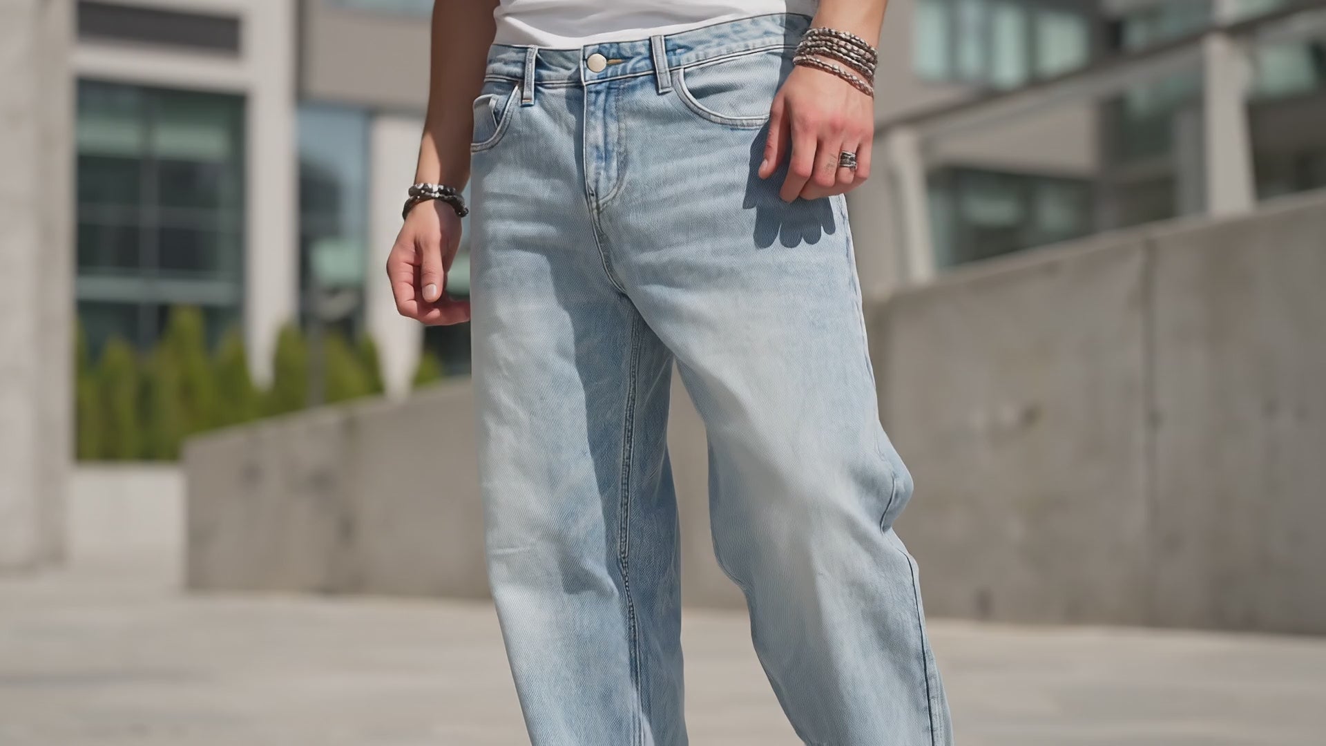 Men’s Light Wash Slim Fit Denim Jeans